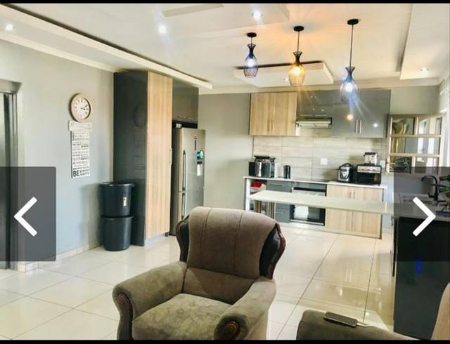 3 BEDROOM HOUSE FOR SALE IN MAHLASEDI PARK